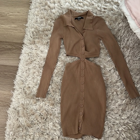 Long Sleeve Mini Dress With Cut Out Open Back - Picture 5 of 7